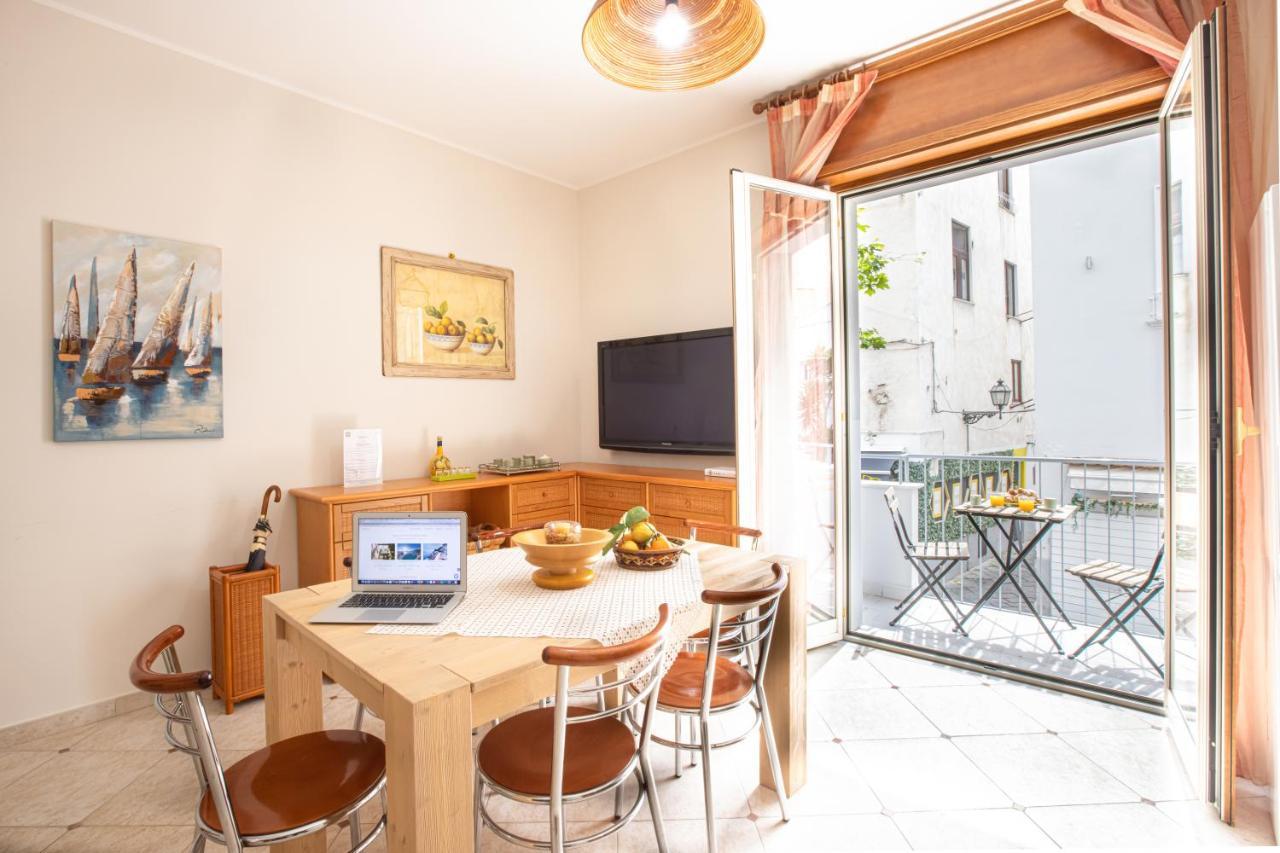 Sorrentovibes - Spacious 3 Bedrooms Apartment In Sorrento Oldtown Екстериор снимка
